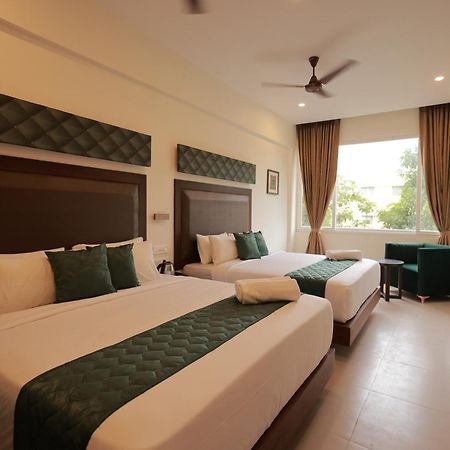 Hotel Aavudai Grand Aralvaimozhi Eksteriør billede