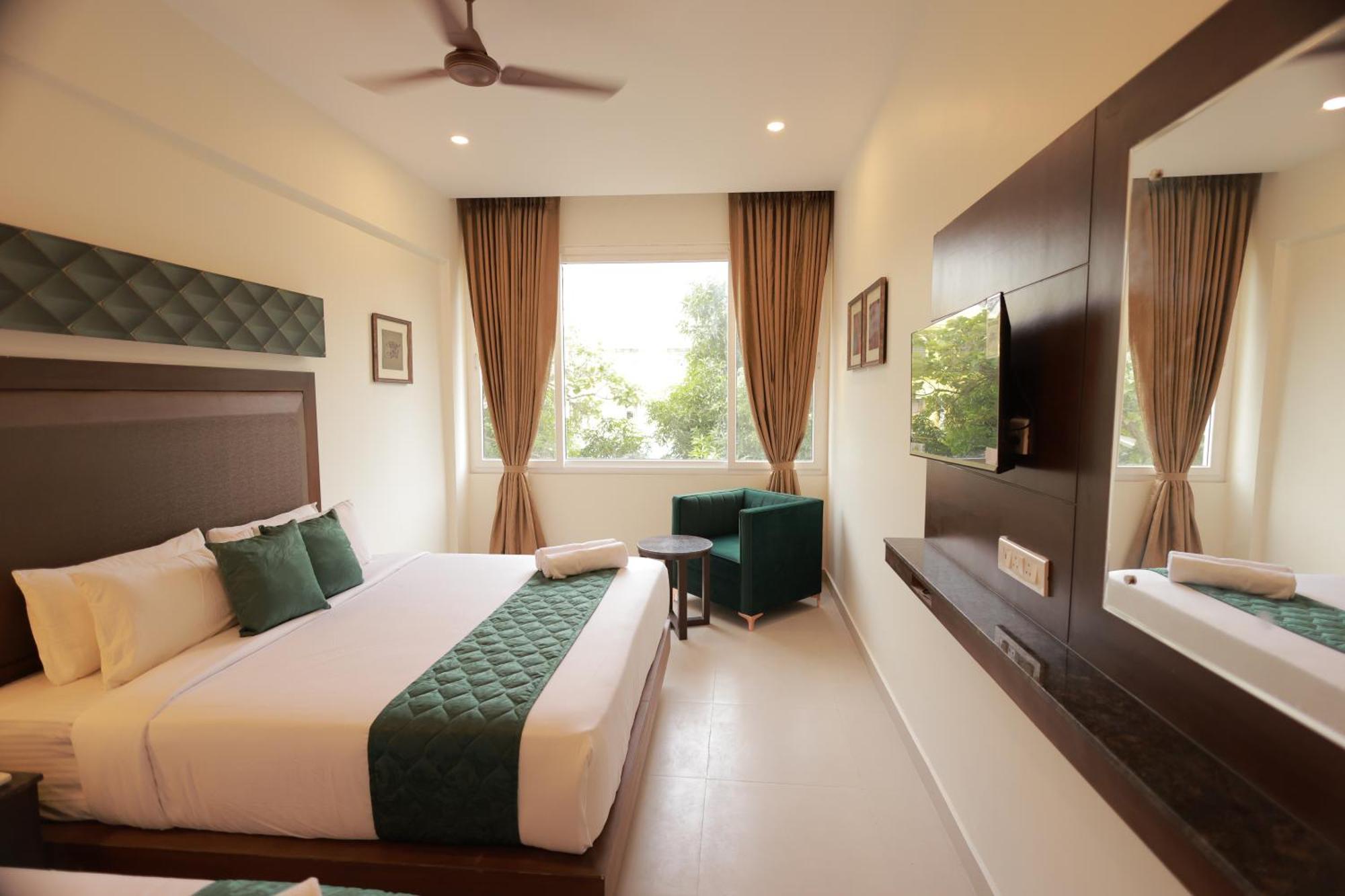 Hotel Aavudai Grand Aralvaimozhi Eksteriør billede