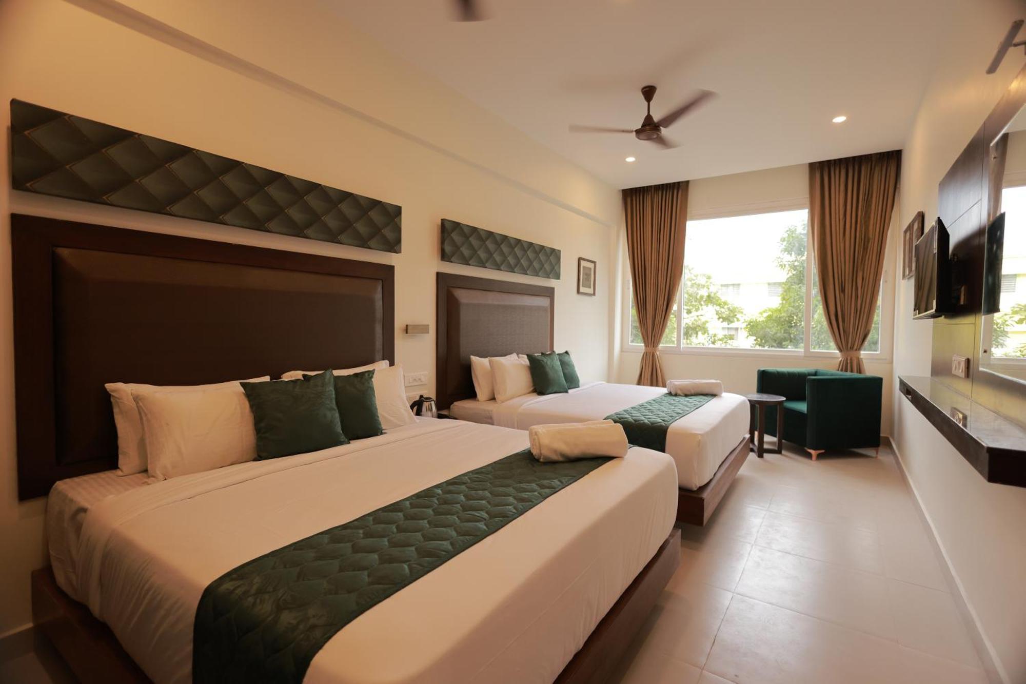 Hotel Aavudai Grand Aralvaimozhi Eksteriør billede