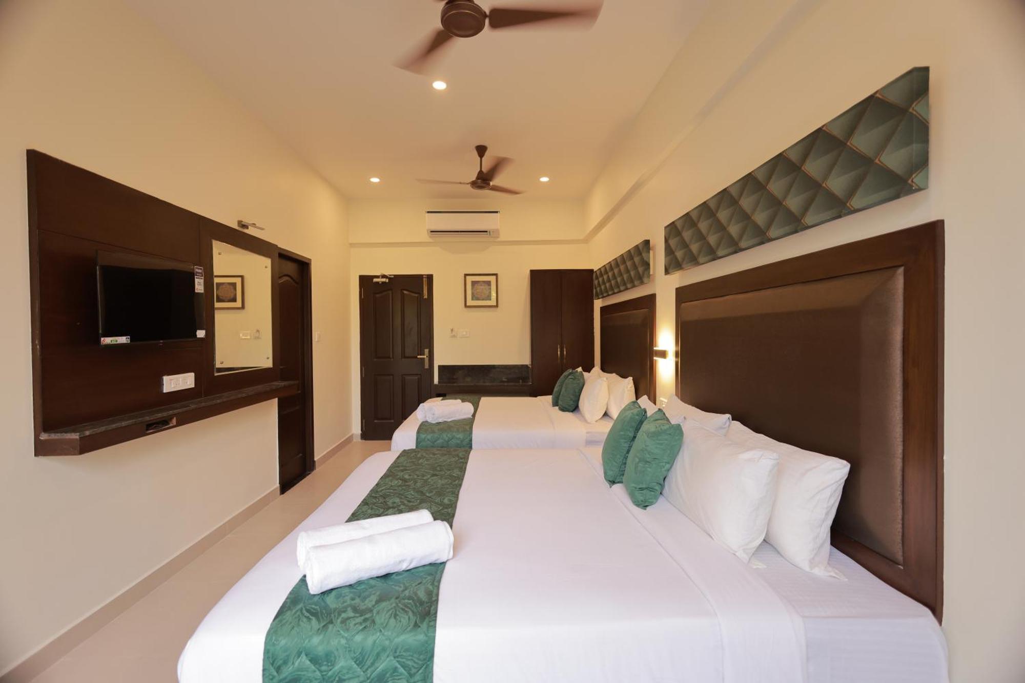 Hotel Aavudai Grand Aralvaimozhi Eksteriør billede