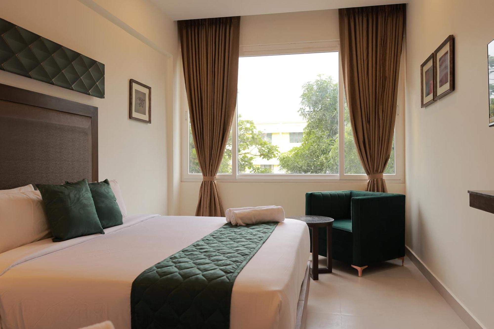 Hotel Aavudai Grand Aralvaimozhi Eksteriør billede