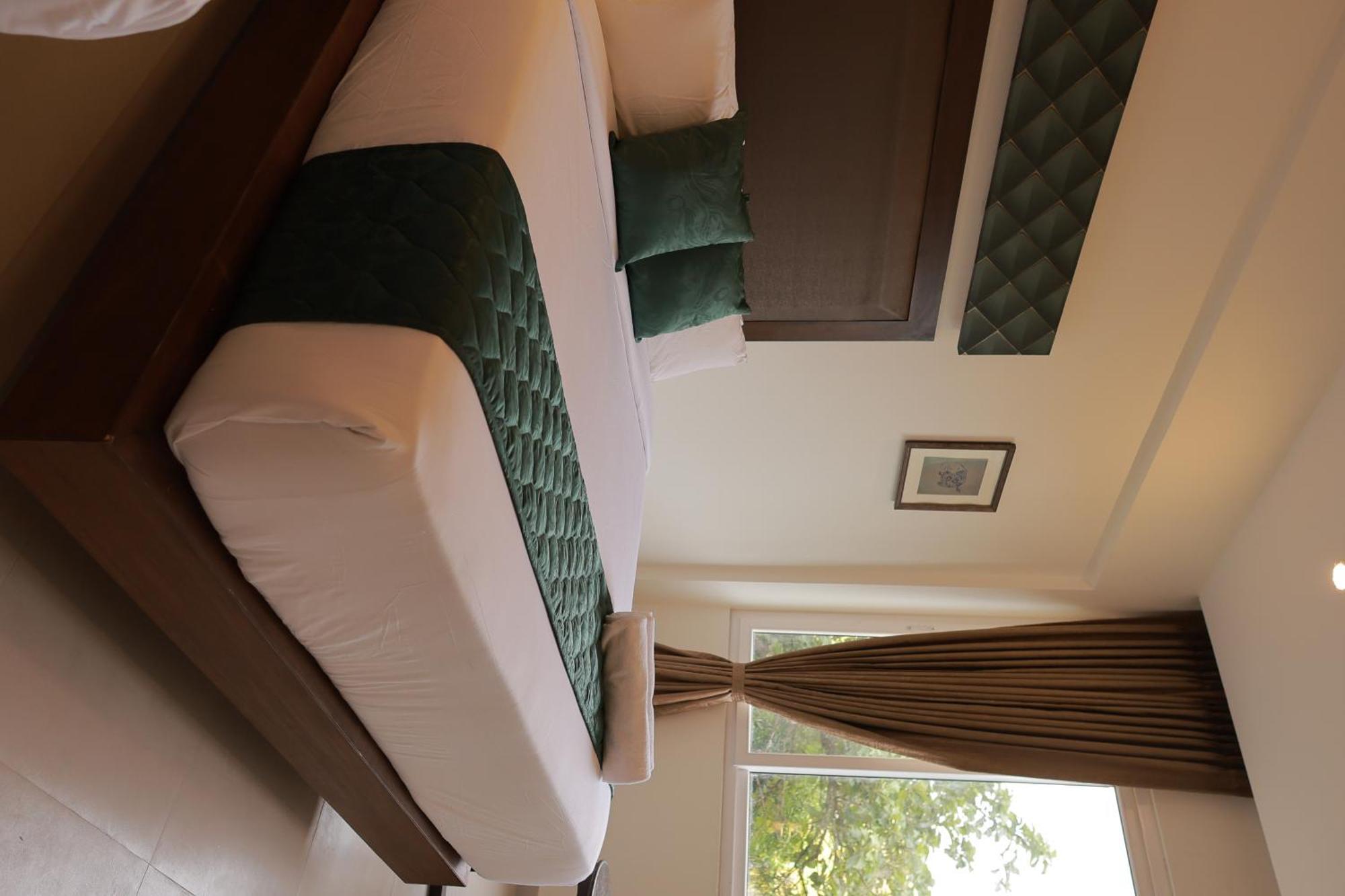 Hotel Aavudai Grand Aralvaimozhi Eksteriør billede